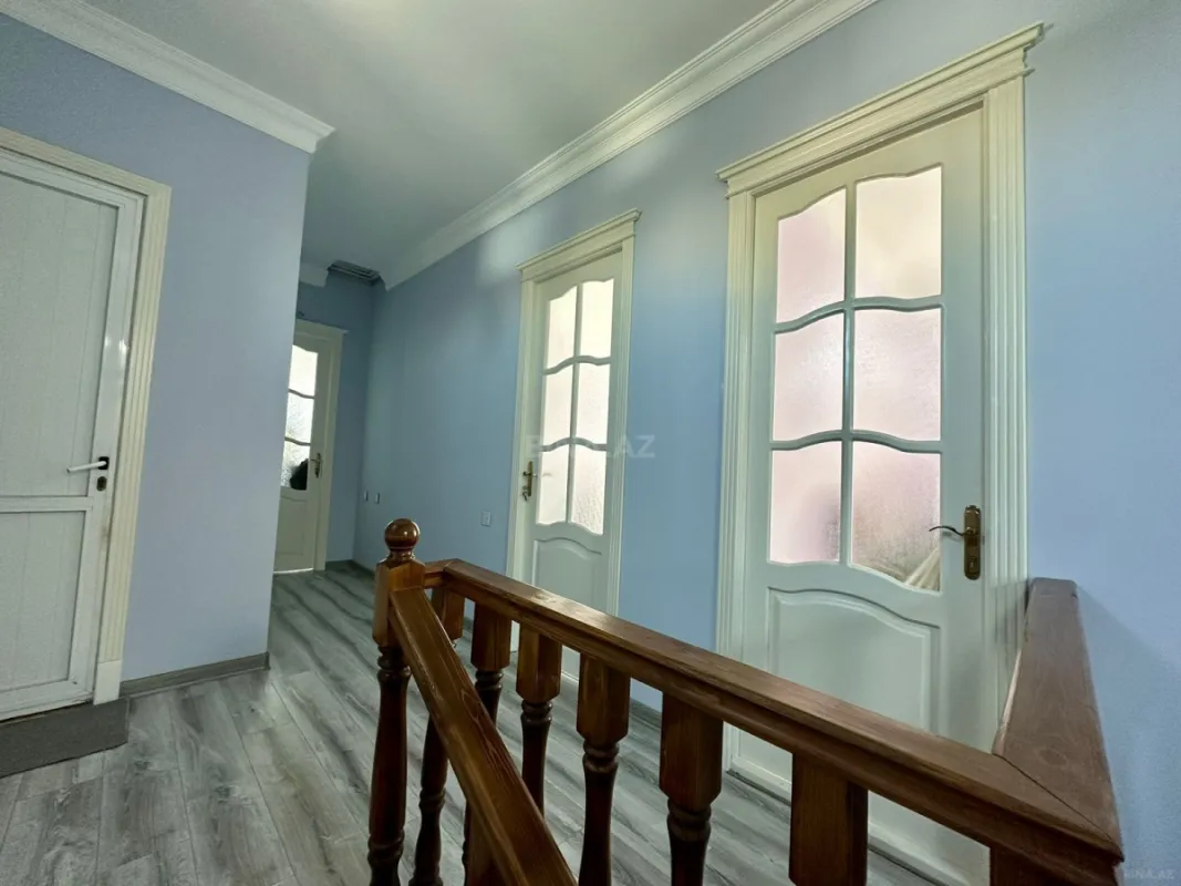 Satılır 5 otaqlı həyət evi 200 m²