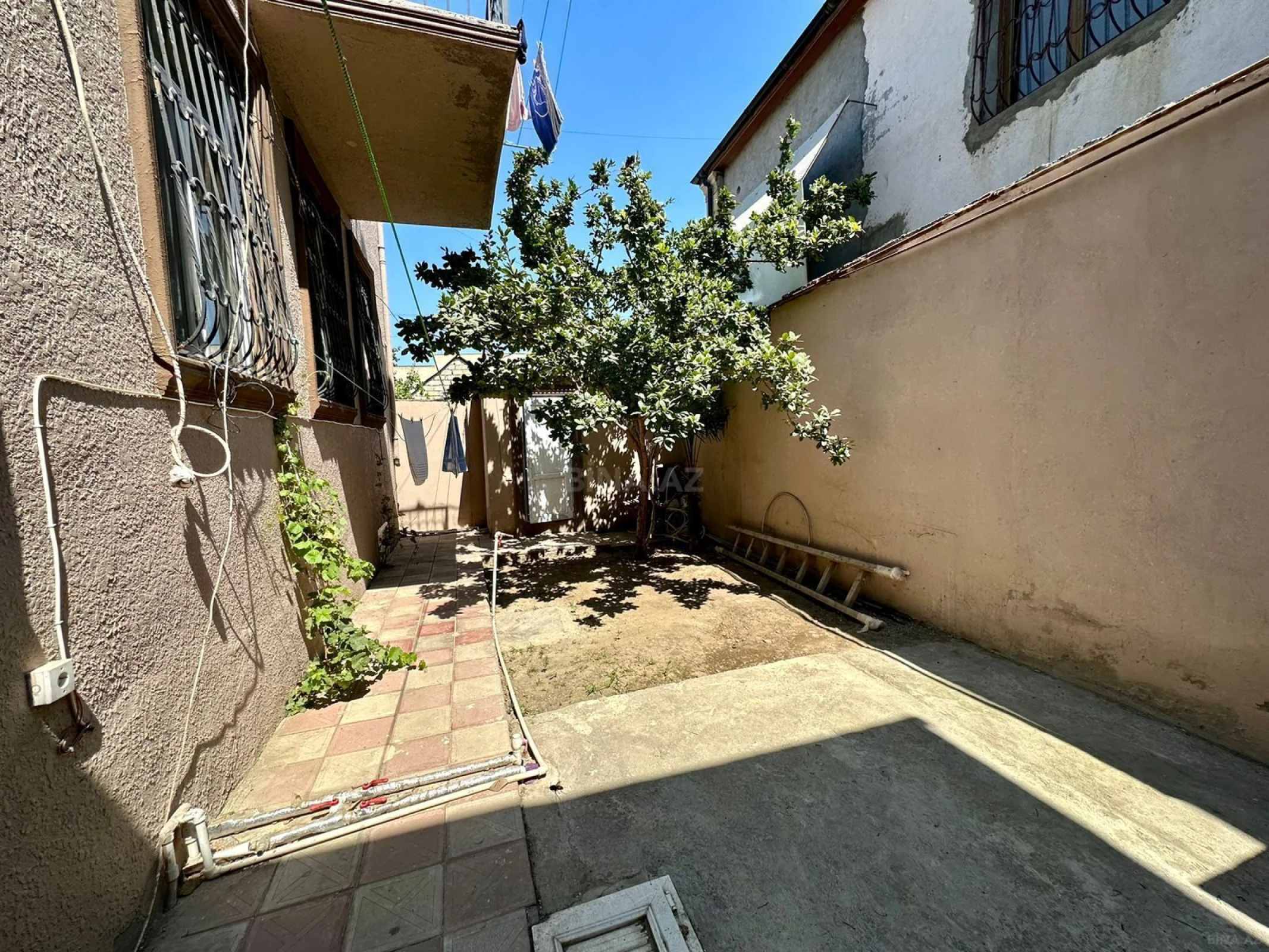 Satılır 5 otaqlı həyət evi 200 m²