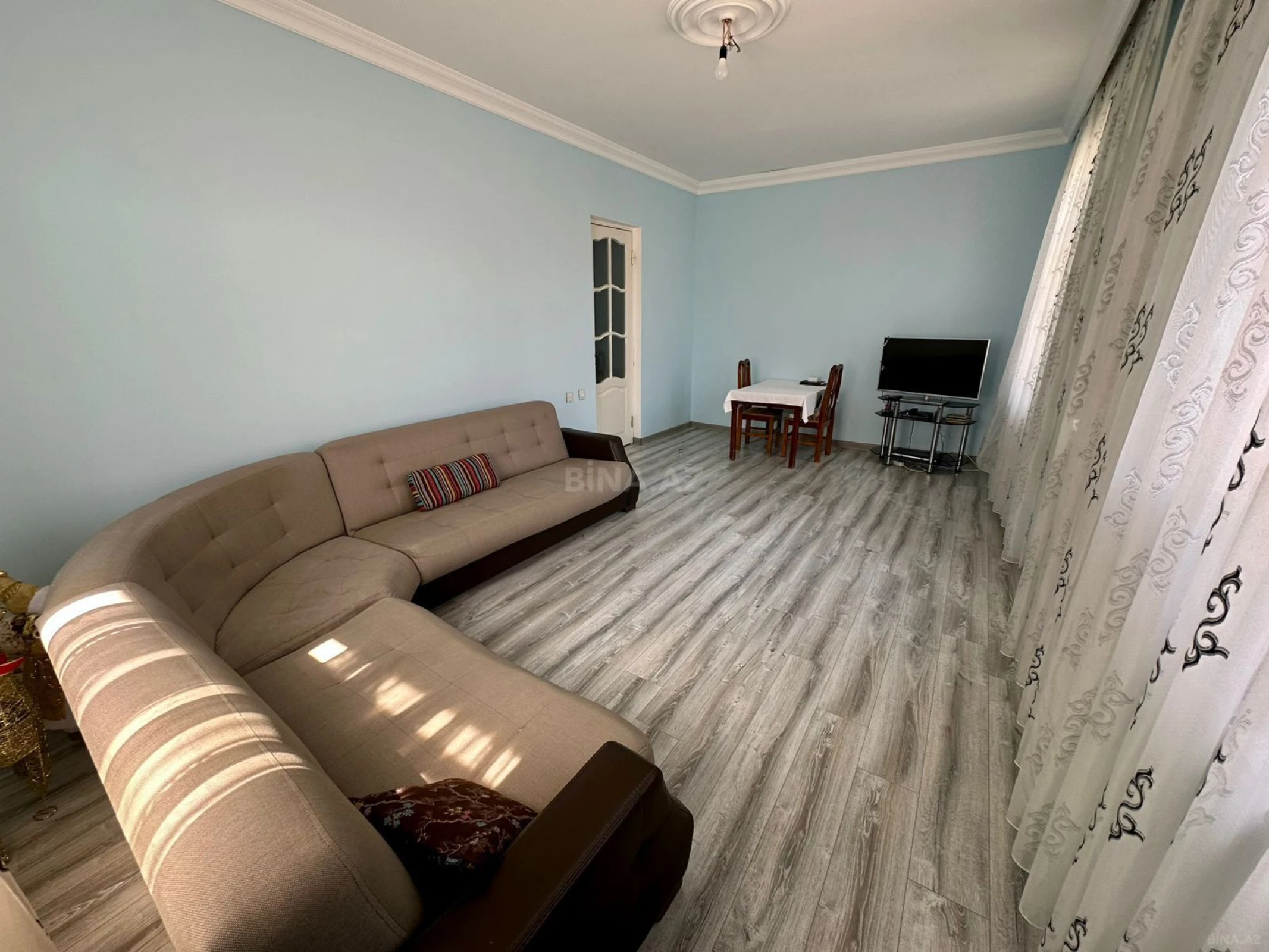 Satılır 5 otaqlı həyət evi 200 m²