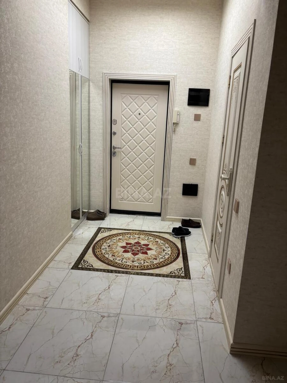 Satılır 2 otaqlı mənzil 89 m²