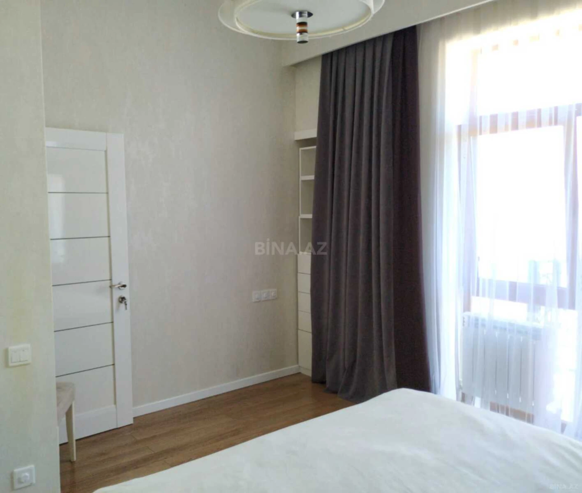 Kirayə verilir 2 otaqlı mənzil 70 m²