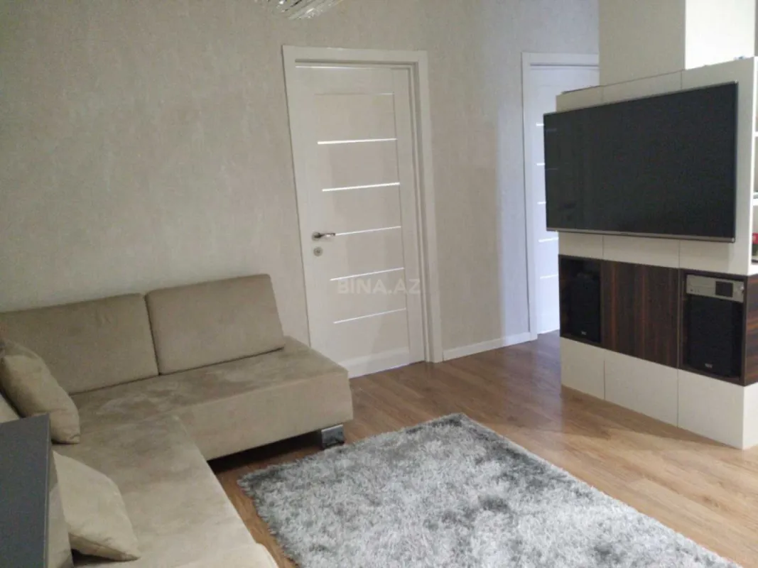 Kirayə verilir 2 otaqlı mənzil 70 m²