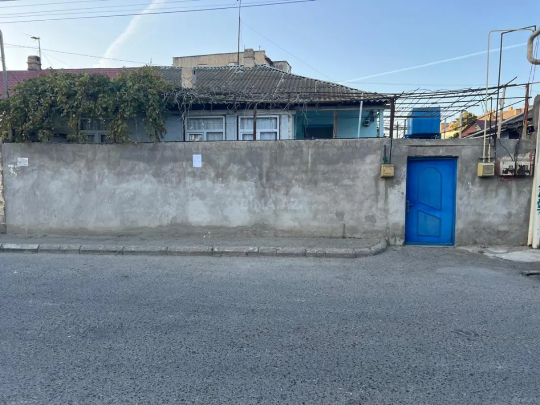 Satılır 10 otaqlı həyət evi 100 m²