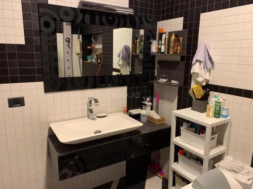 Kirayə verilir 3 otaqlı mənzil 130 m²