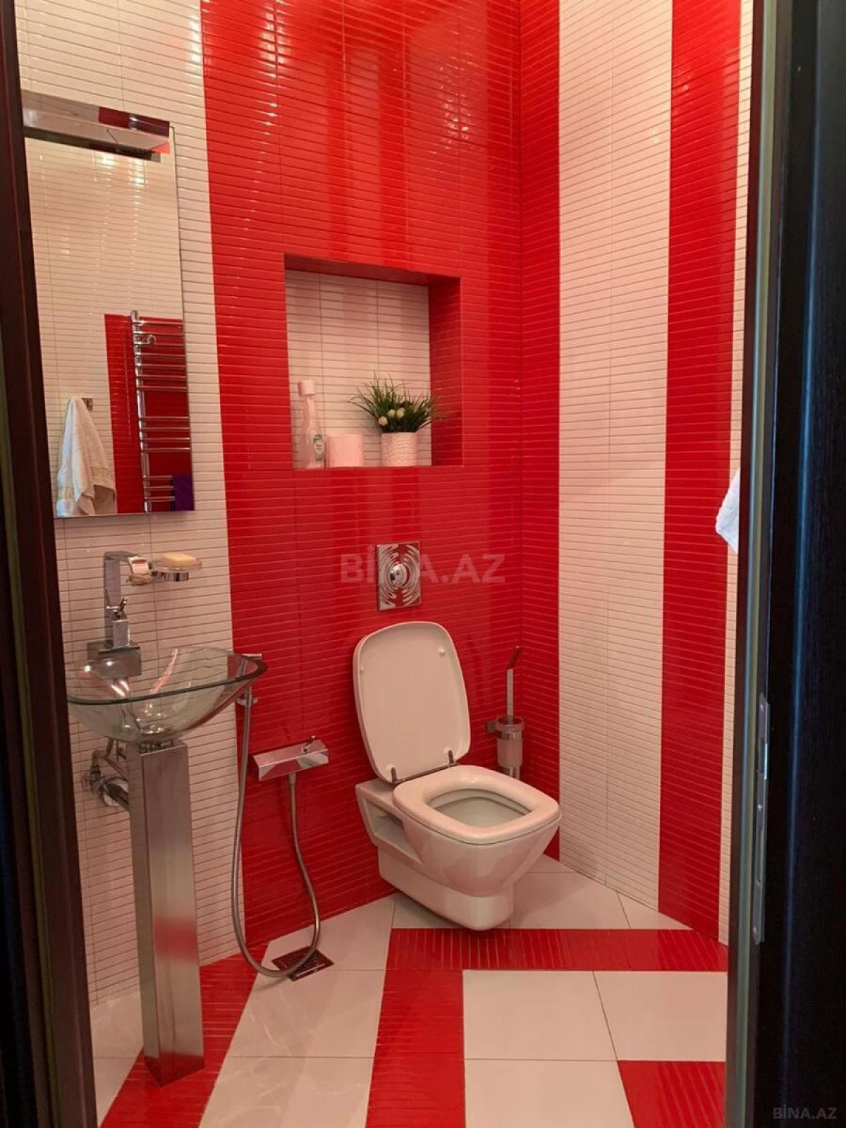 Kirayə verilir 3 otaqlı mənzil 130 m²