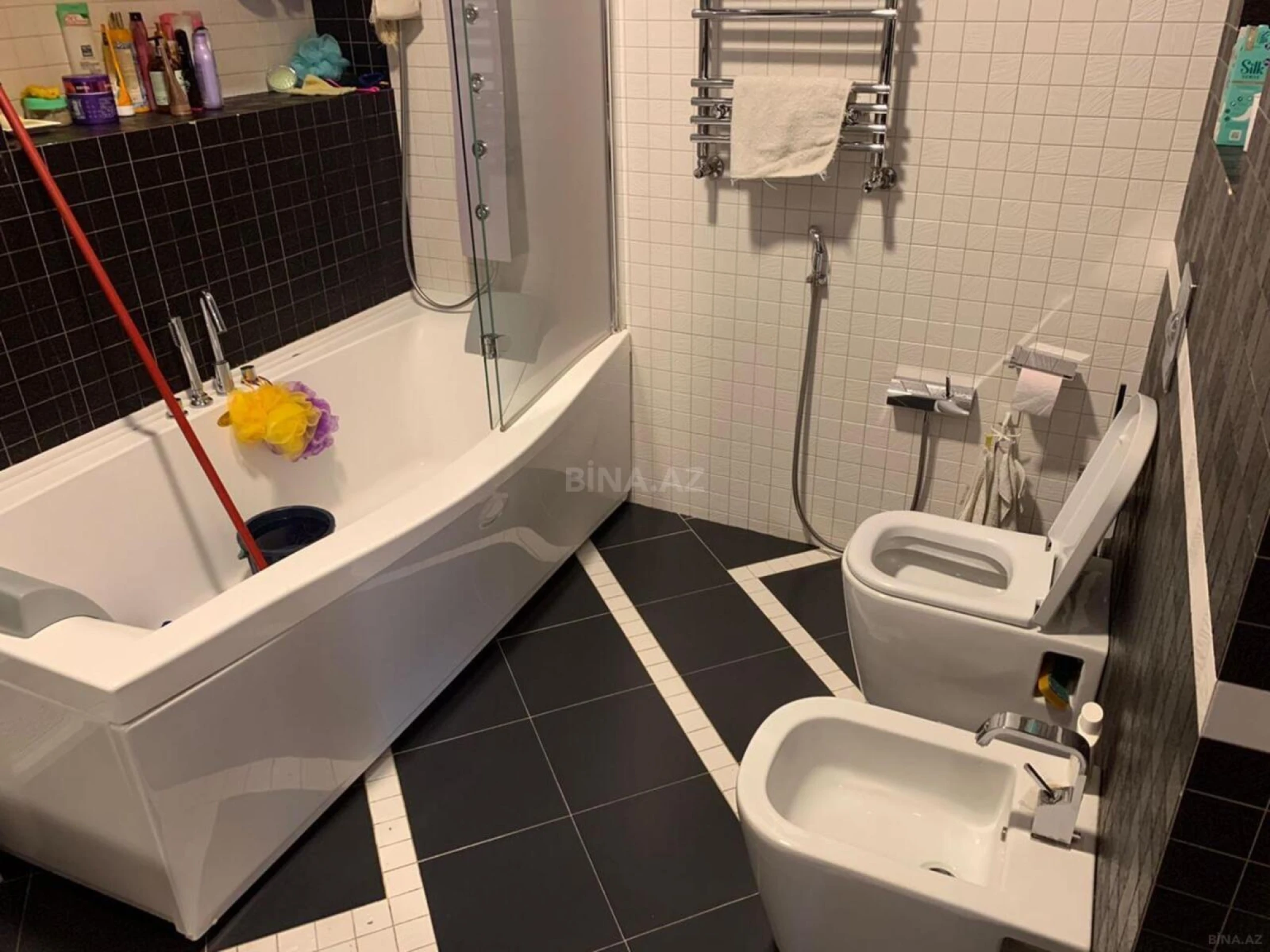 Kirayə verilir 3 otaqlı mənzil 130 m²