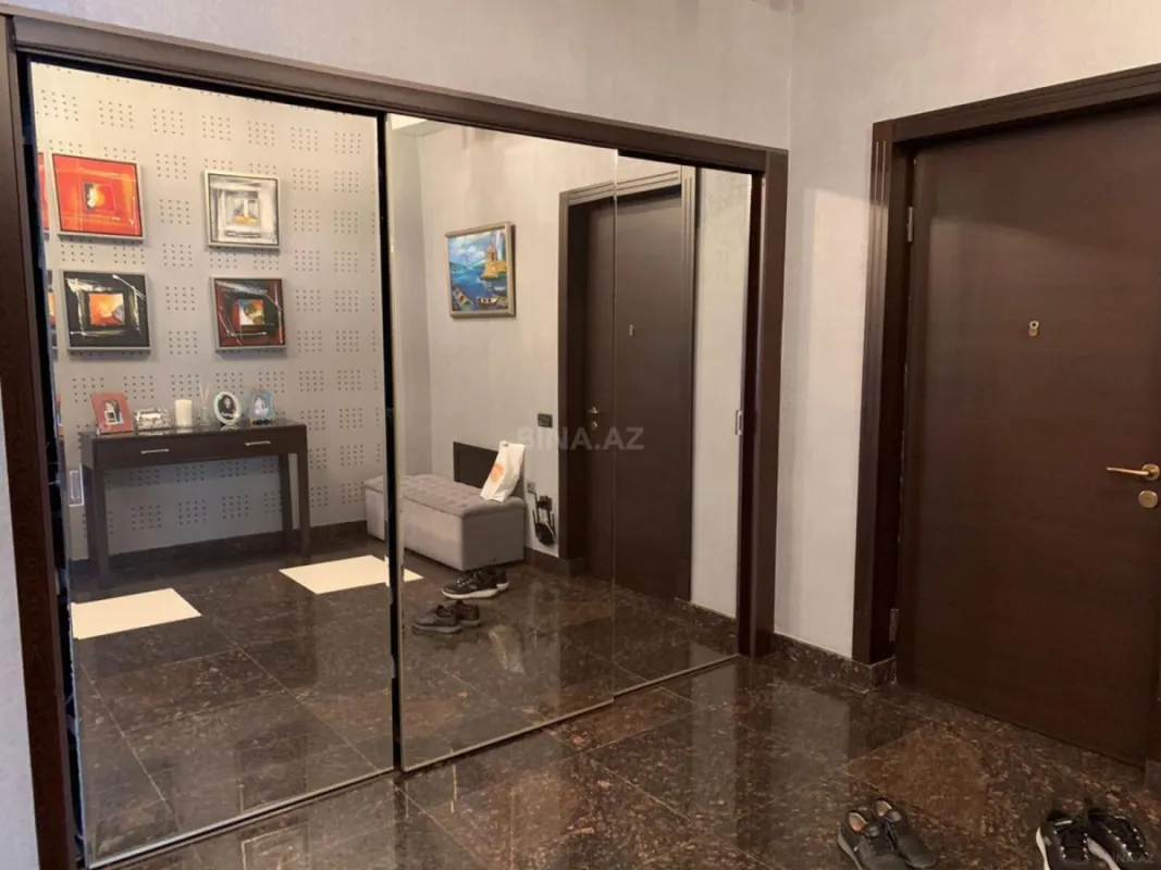 Kirayə verilir 3 otaqlı mənzil 130 m²