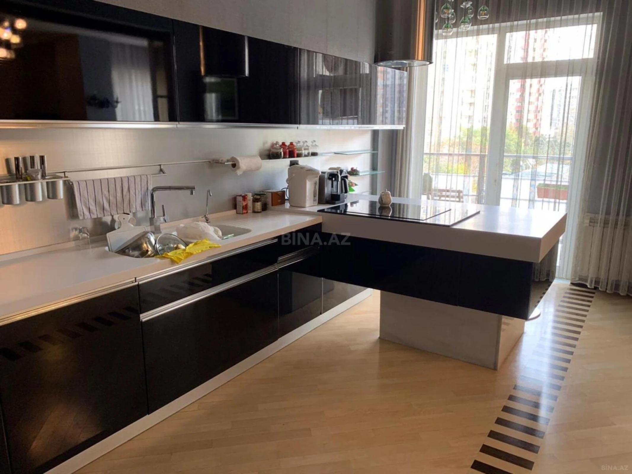 Kirayə verilir 3 otaqlı mənzil 130 m²