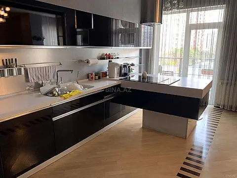 Kirayə verilir 3 otaqlı mənzil 130 m²