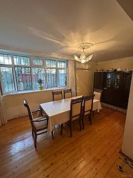 Satılır 6 otaqlı mənzil 150 m²