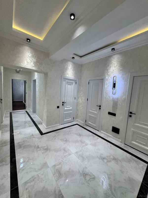 Satılır 3 otaqlı mənzil 108 m²