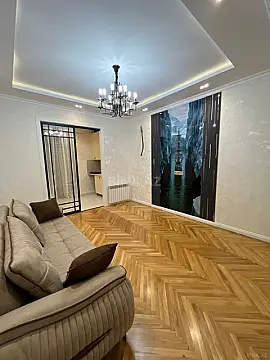 Kirayə verilir 2 otaqlı mənzil 70 m²
