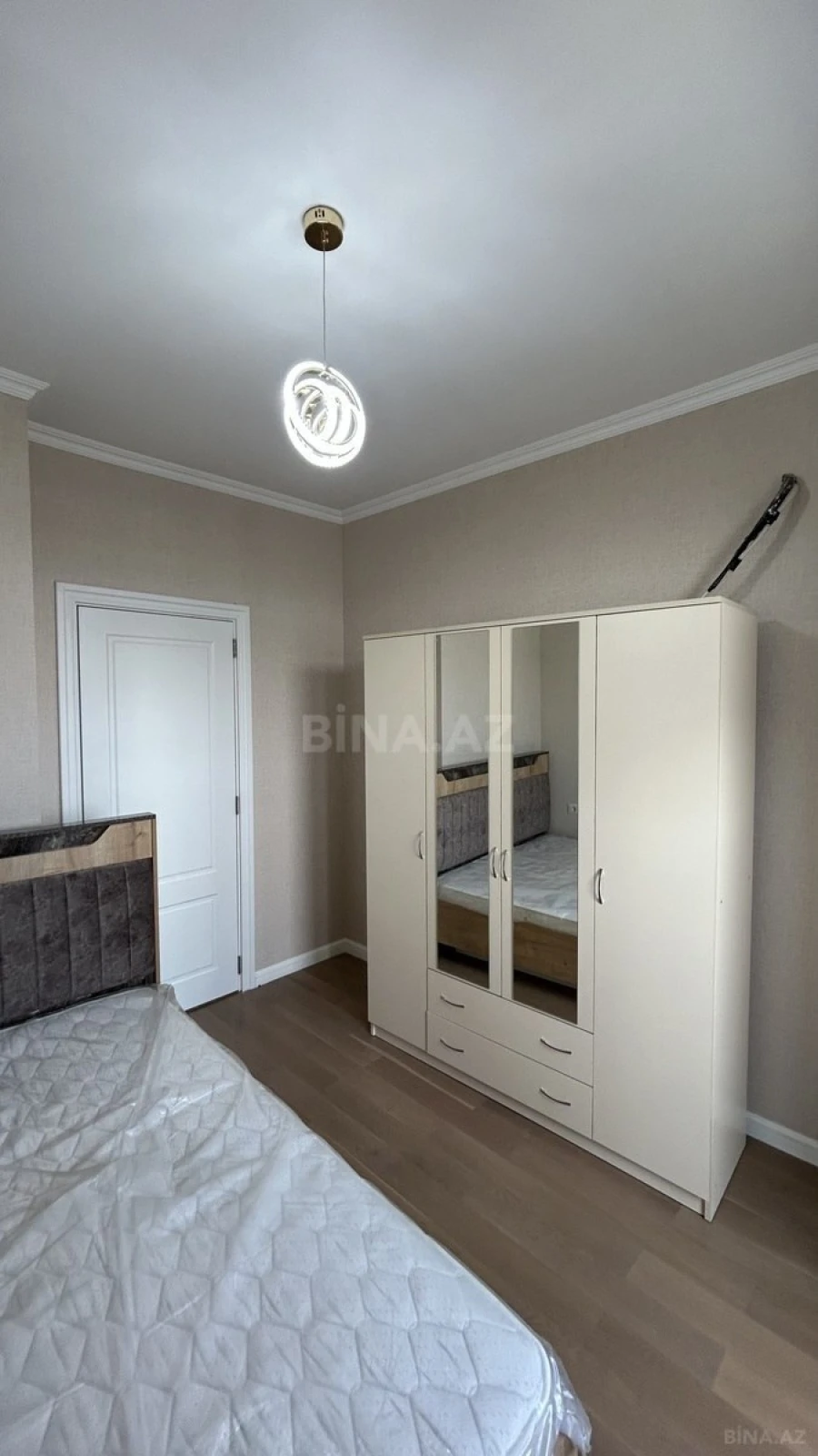 Kirayə verilir 2 otaqlı mənzil 55 m²