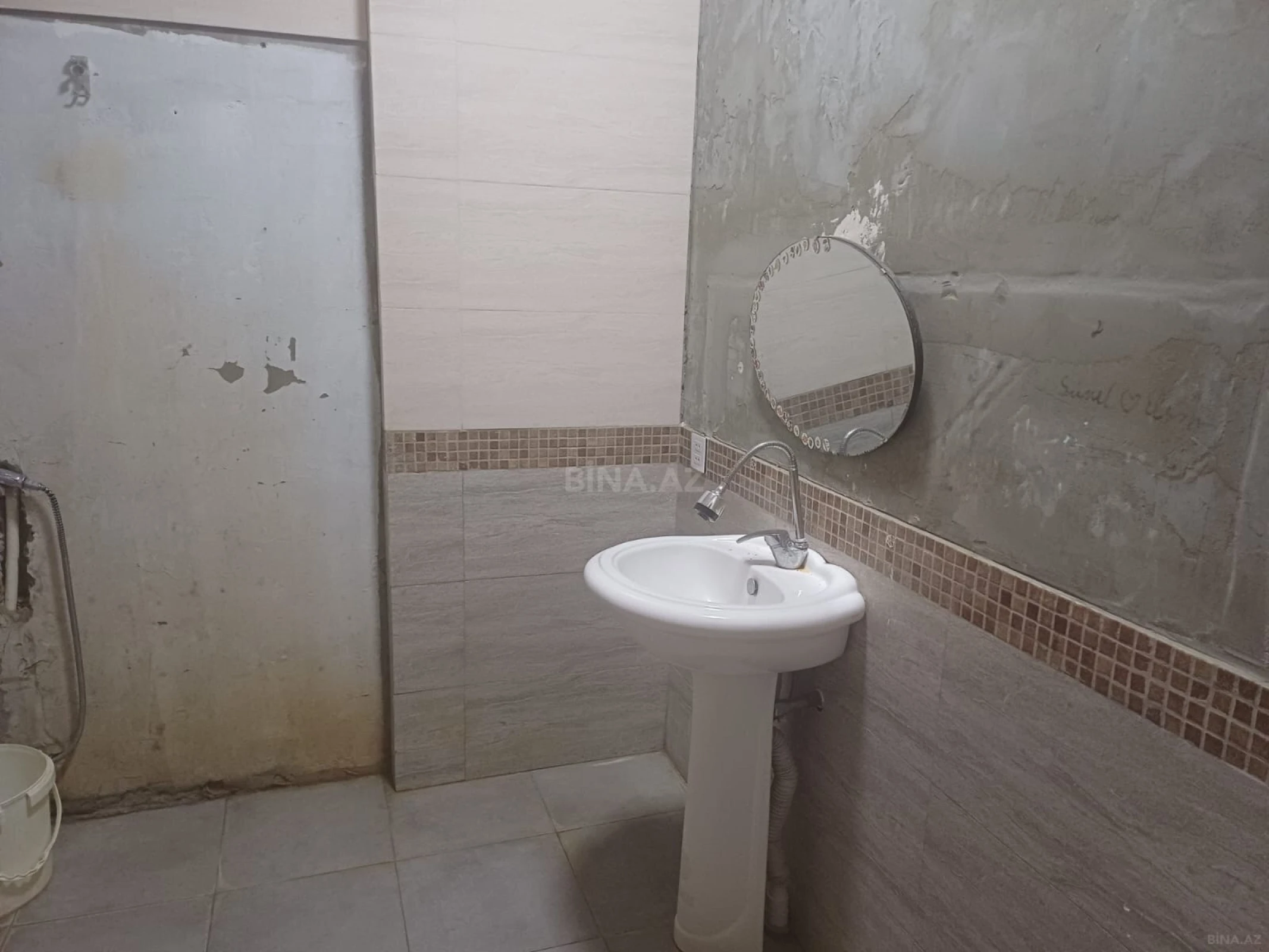 Satılır 3 otaqlı mənzil 120 m²