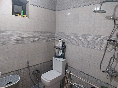 Satılır 5 otaqlı həyət evi 280 m²