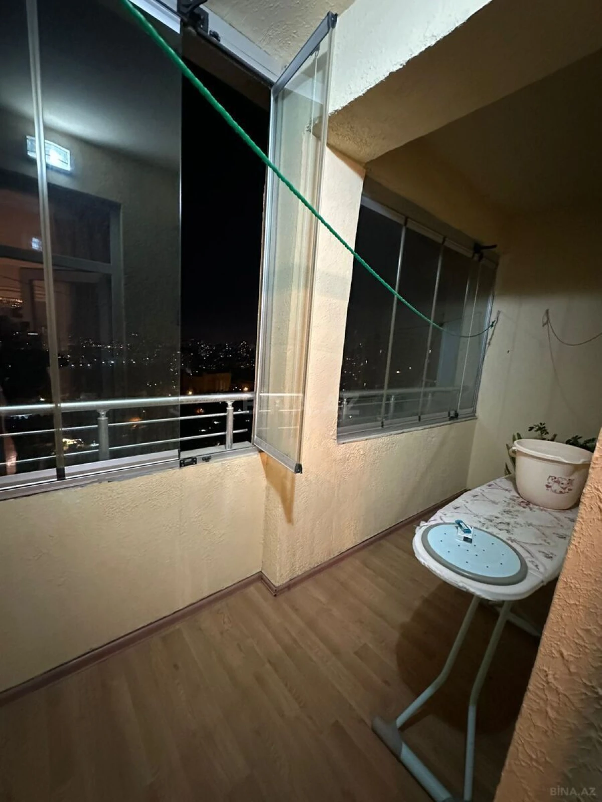 Satılır 5 otaqlı mənzil 176 m²