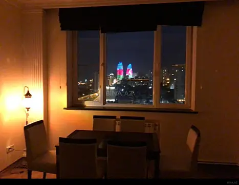 Kirayə verilir 3 otaqlı mənzil 120 m²