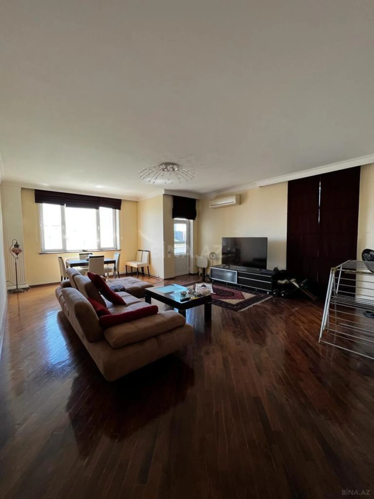 Kirayə verilir 3 otaqlı mənzil 120 m²