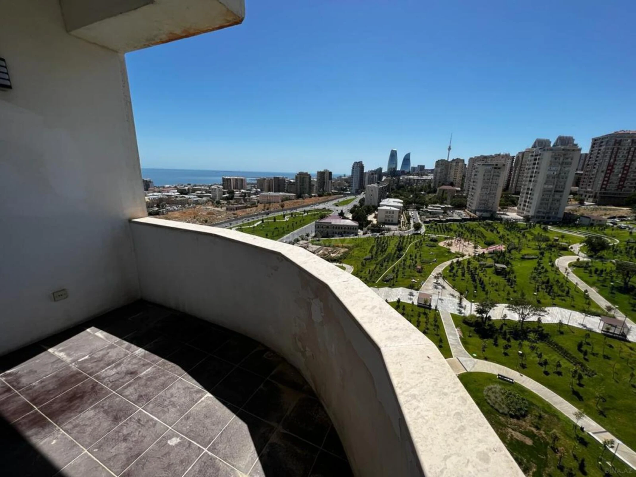 Kirayə verilir 3 otaqlı mənzil 120 m²