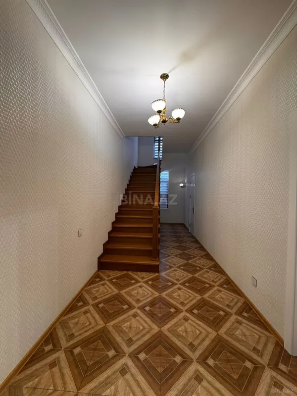Satılır 9 otaqlı həyət evi 550 m²