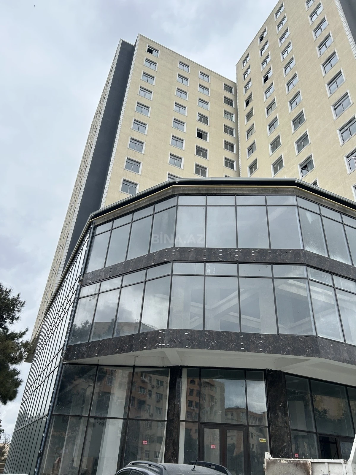 Satılır 1 otaqlı mənzil 66 m²