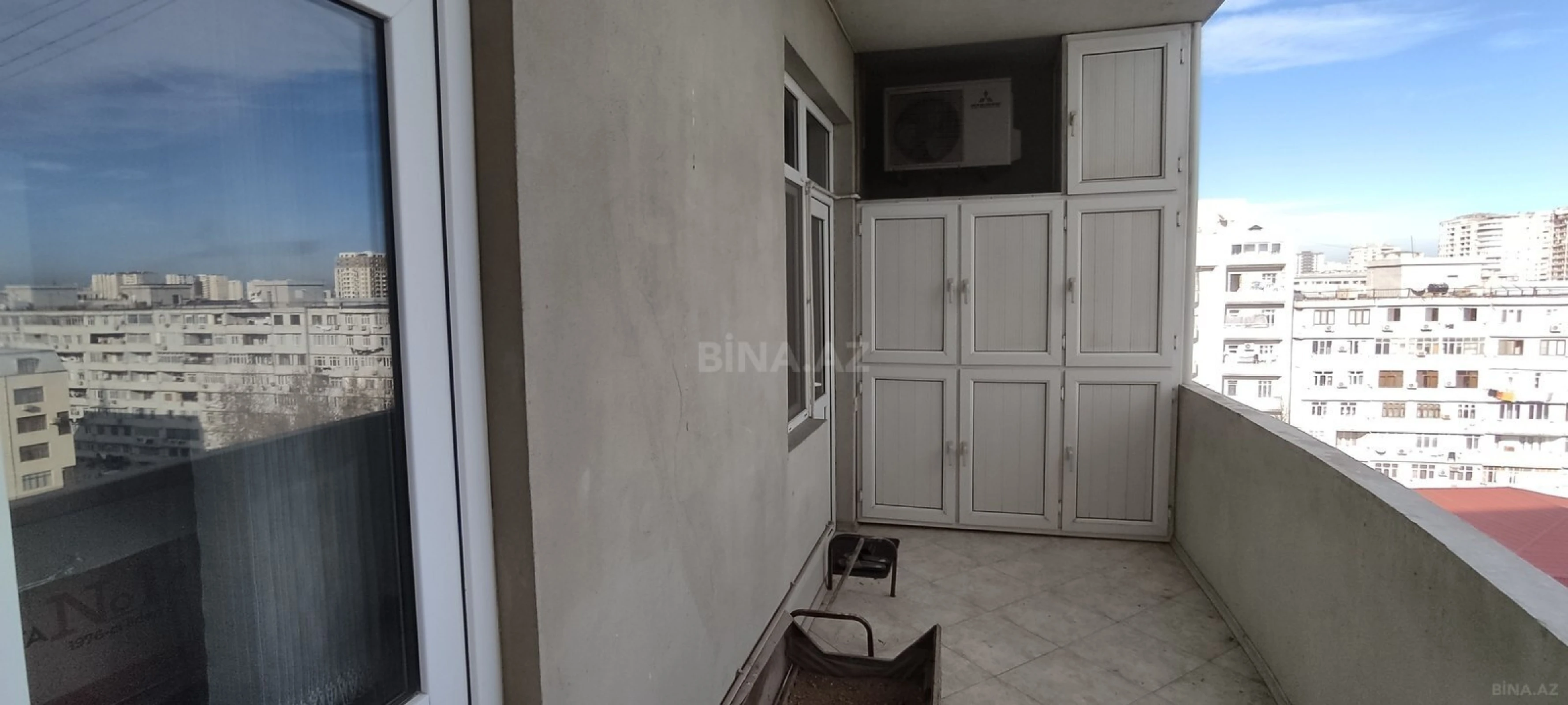 Satılır 4 otaqlı mənzil 209 m²