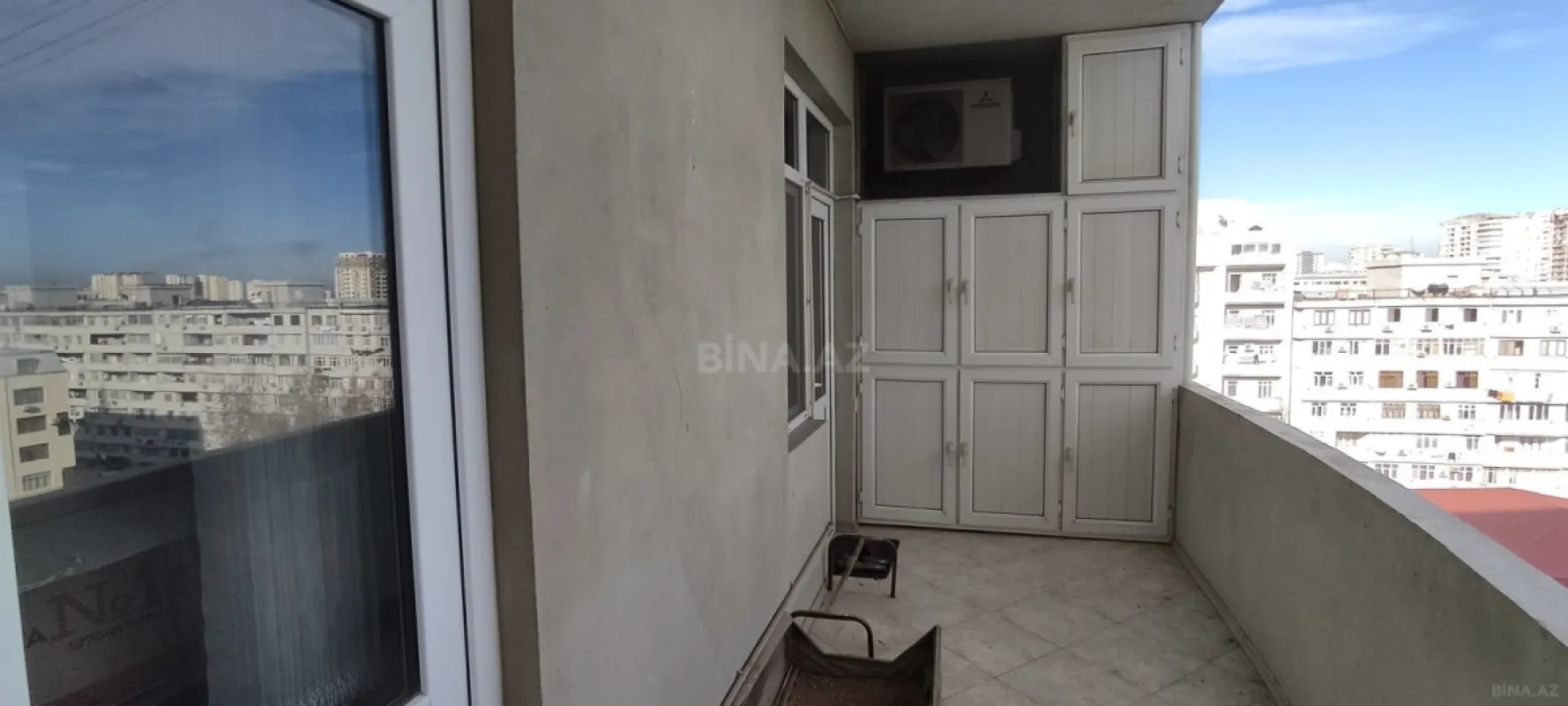 Satılır 4 otaqlı mənzil 209 m²