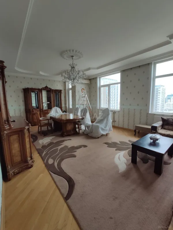 Kirayə verilir 2 otaqlı mənzil 90 m²