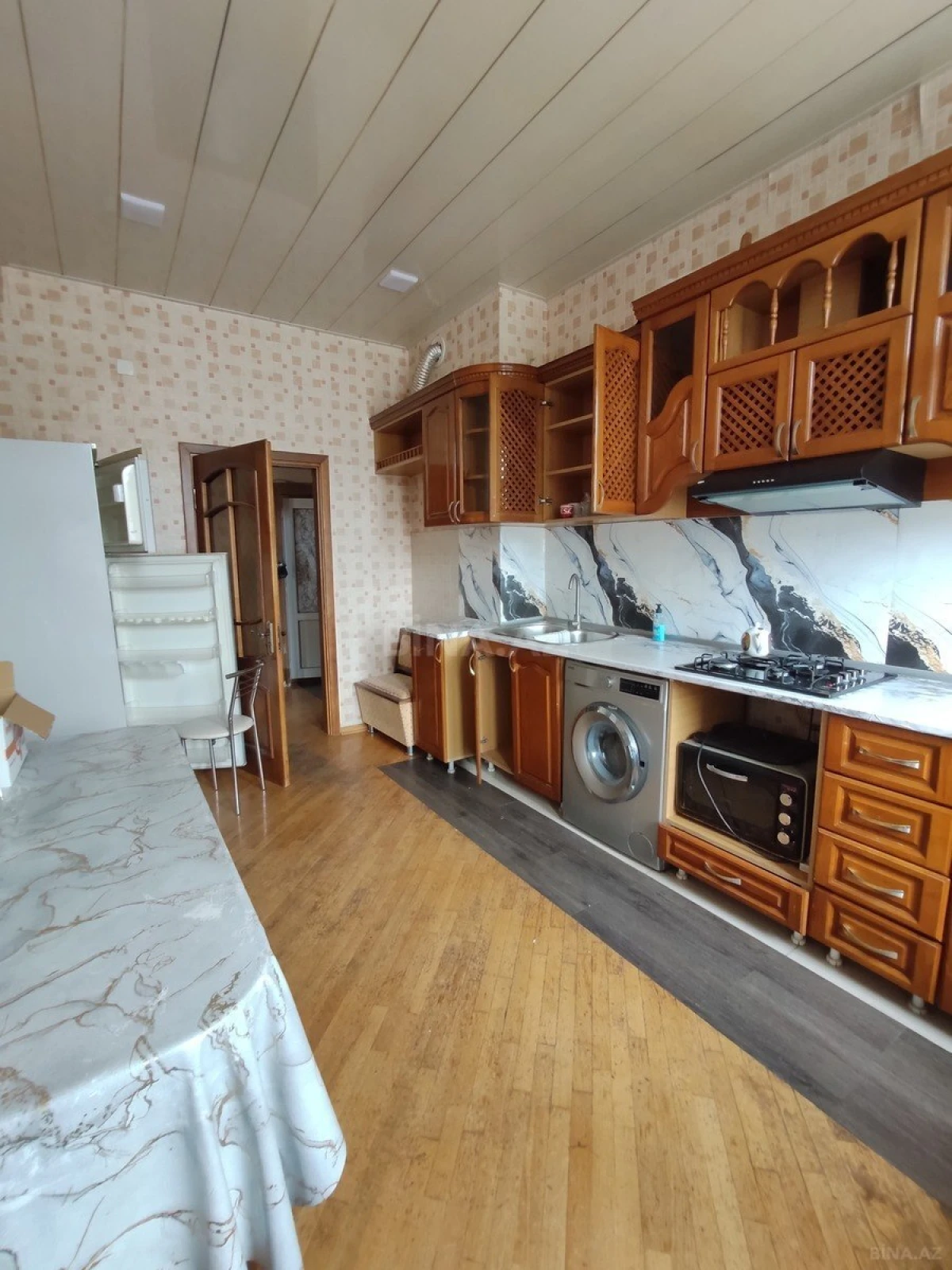 Kirayə verilir 2 otaqlı mənzil 90 m²