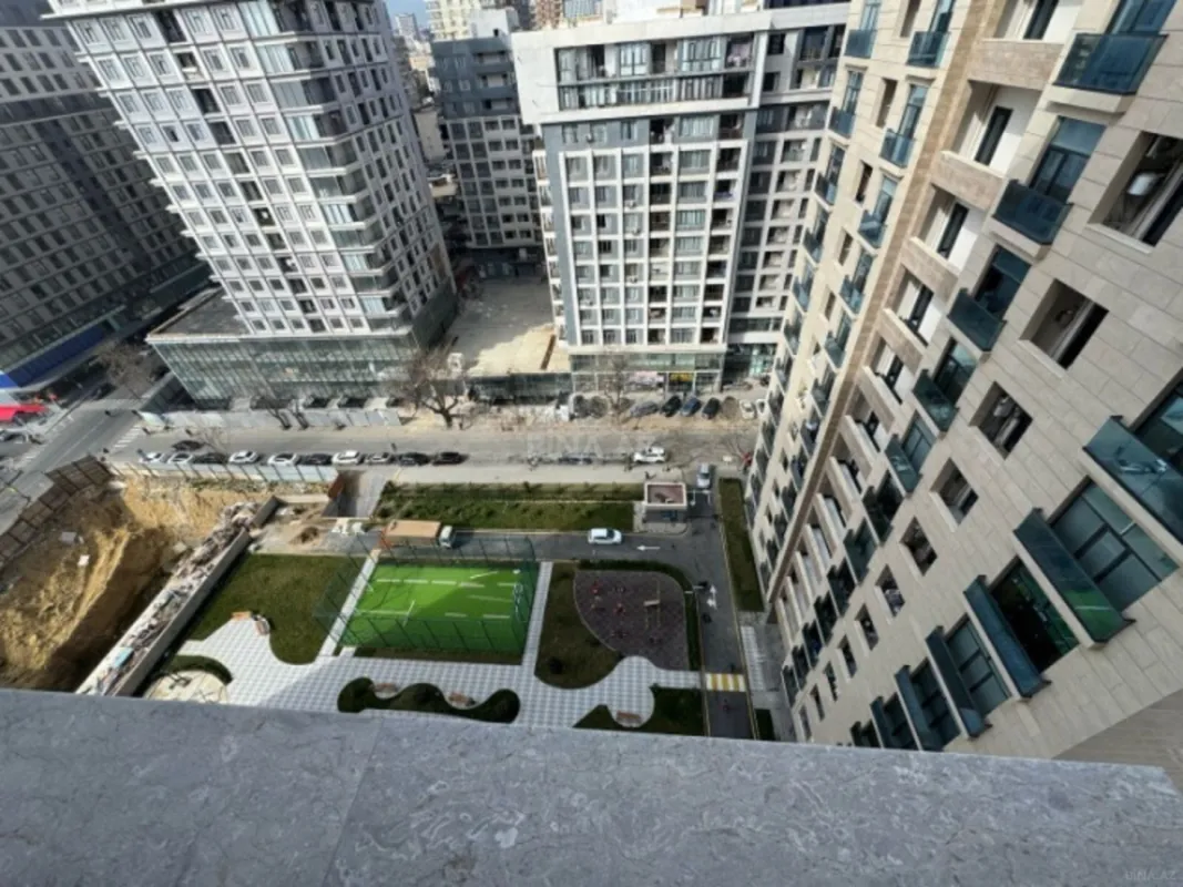Satılır 4 otaqlı mənzil 150 m²