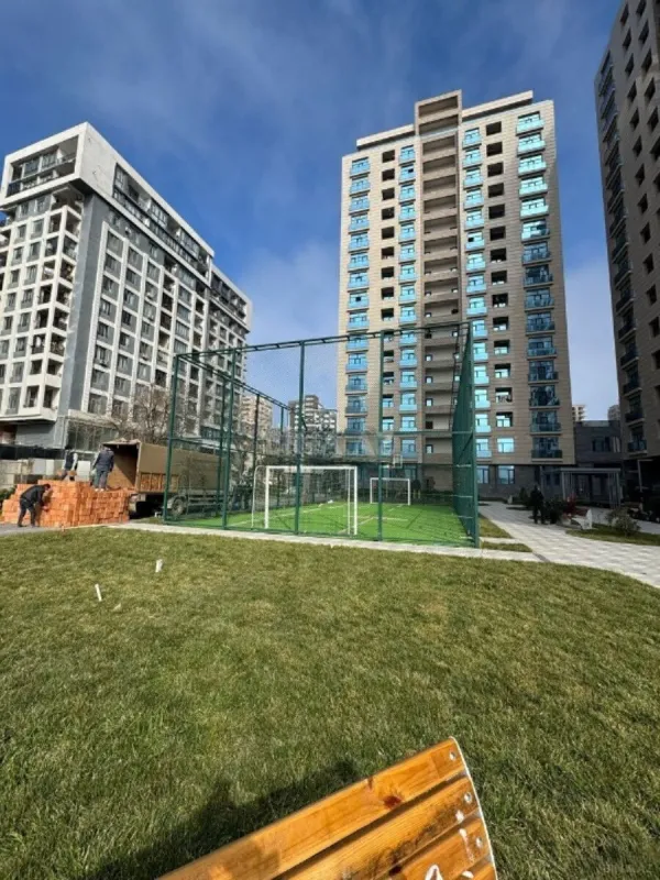 Satılır 4 otaqlı mənzil 150 m²