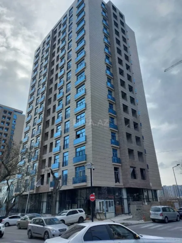 Satılır 4 otaqlı mənzil 150 m²
