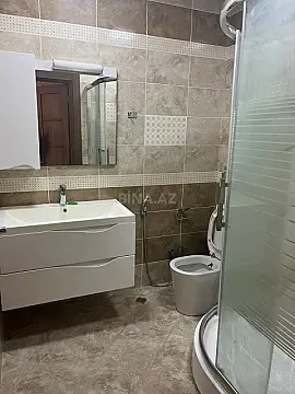 Satılır 4 otaqlı mənzil 175 m²
