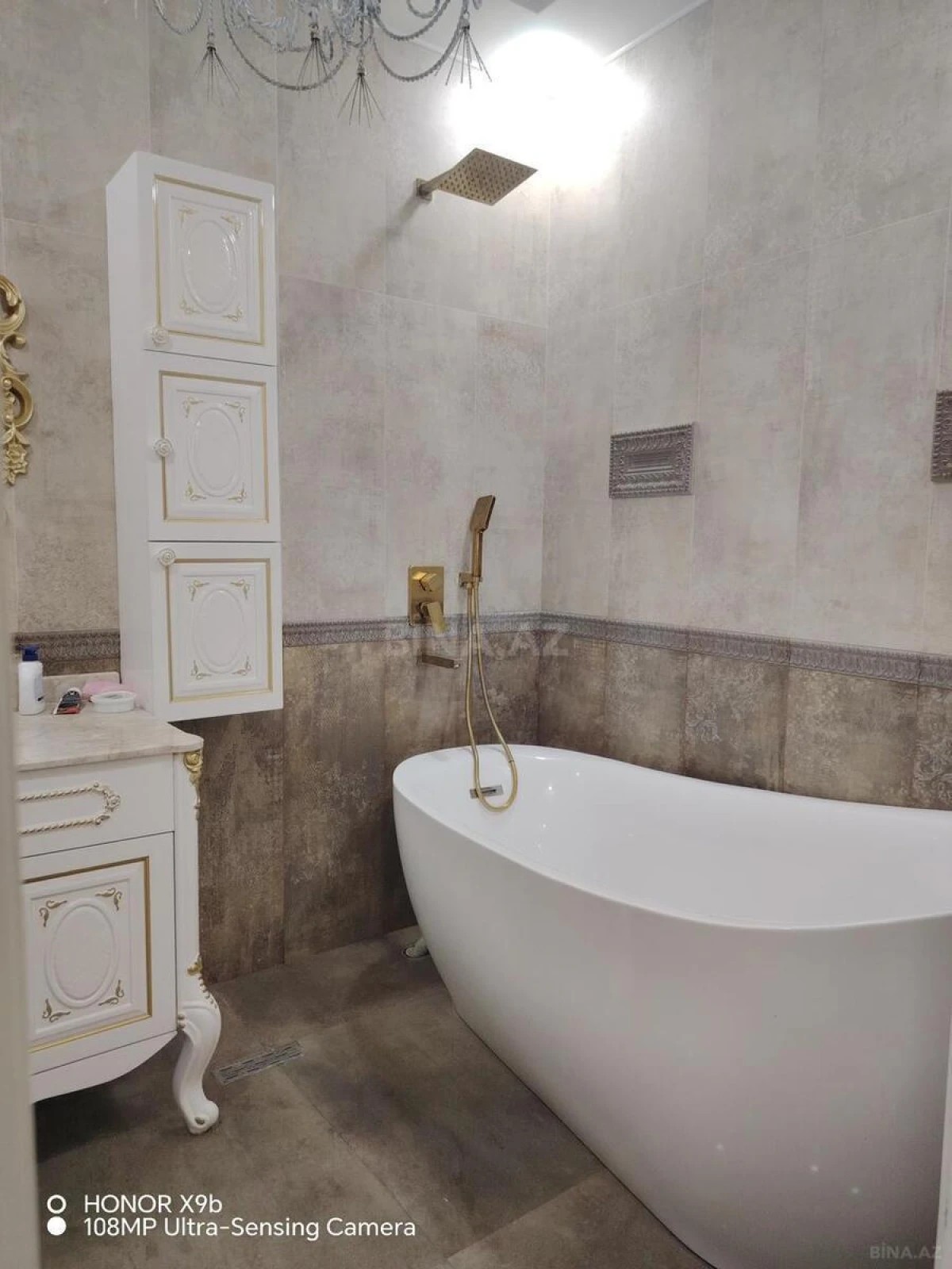 Kirayə verilir 2 otaqlı mənzil 125 m²