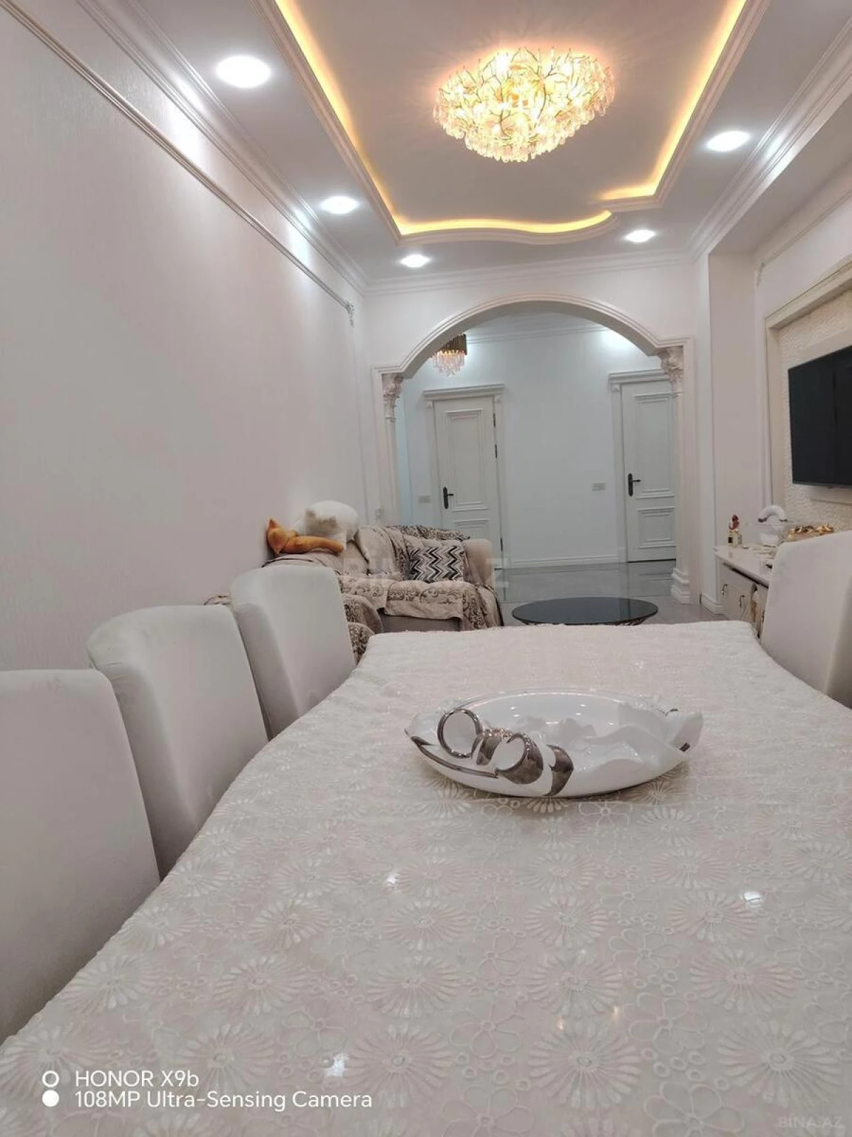 Kirayə verilir 2 otaqlı mənzil 125 m²