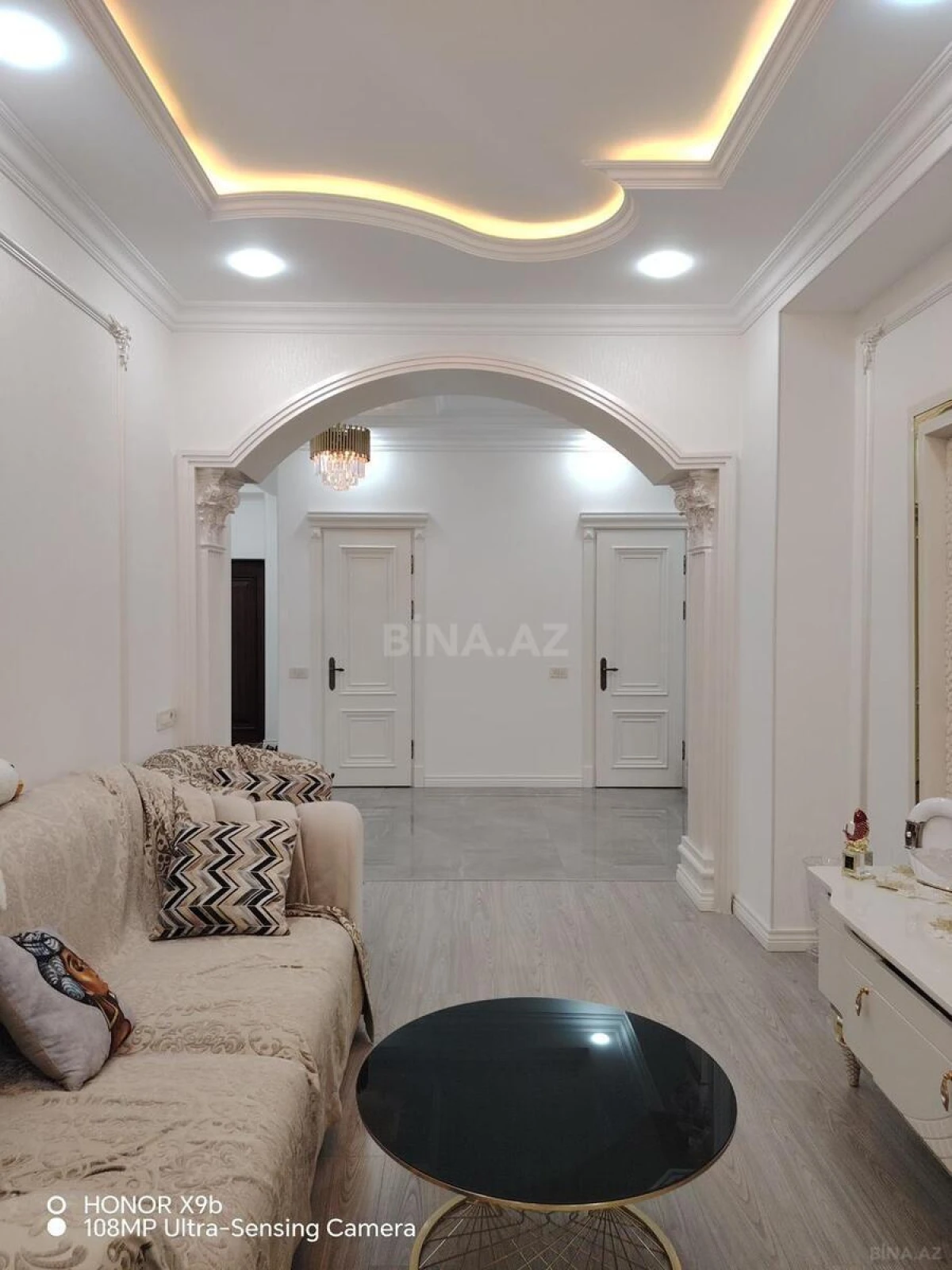 Kirayə verilir 2 otaqlı mənzil 125 m²