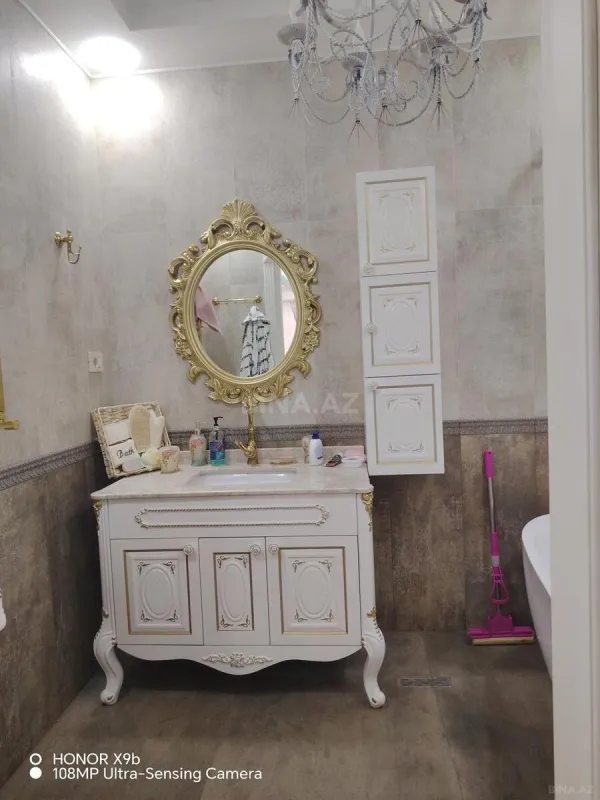 Kirayə verilir 2 otaqlı mənzil 125 m²