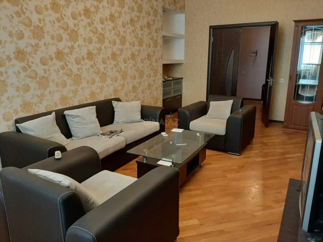 Kirayə verilir 2 otaqlı mənzil 100 m²