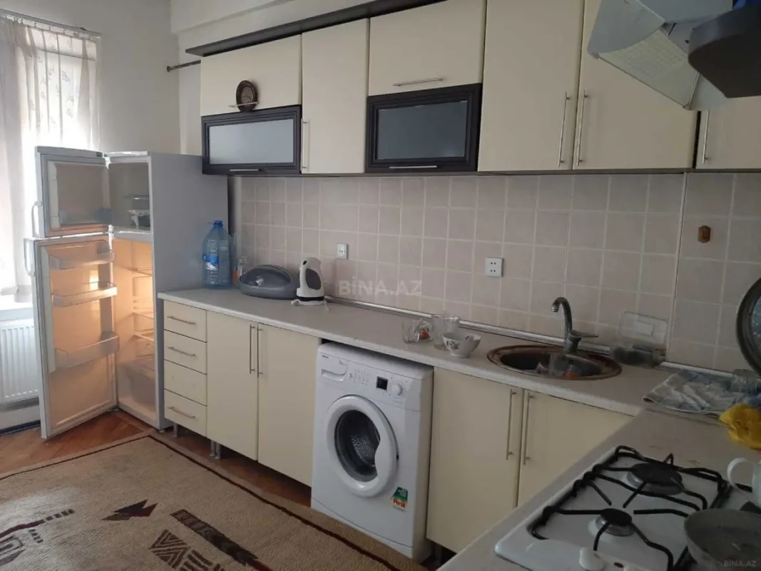 Kirayə verilir 2 otaqlı mənzil 100 m²