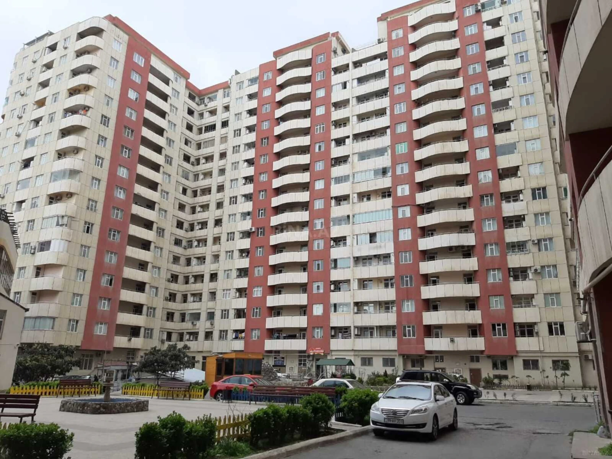 Kirayə verilir 2 otaqlı mənzil 100 m²