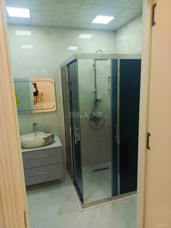 Kirayə verilir 4 otaqlı mənzil 230 m²
