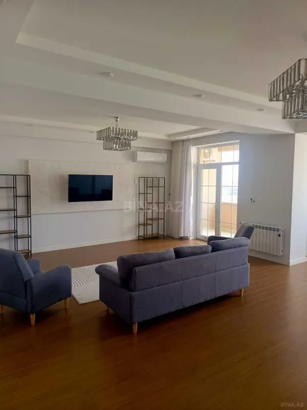 Kirayə verilir 4 otaqlı mənzil 230 m²