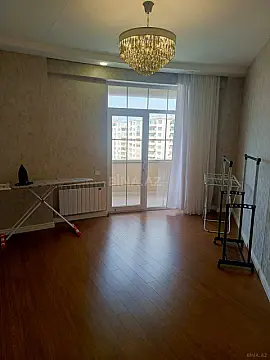 Kirayə verilir 4 otaqlı mənzil 230 m²