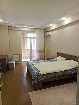 Kirayə verilir 4 otaqlı mənzil 230 m²