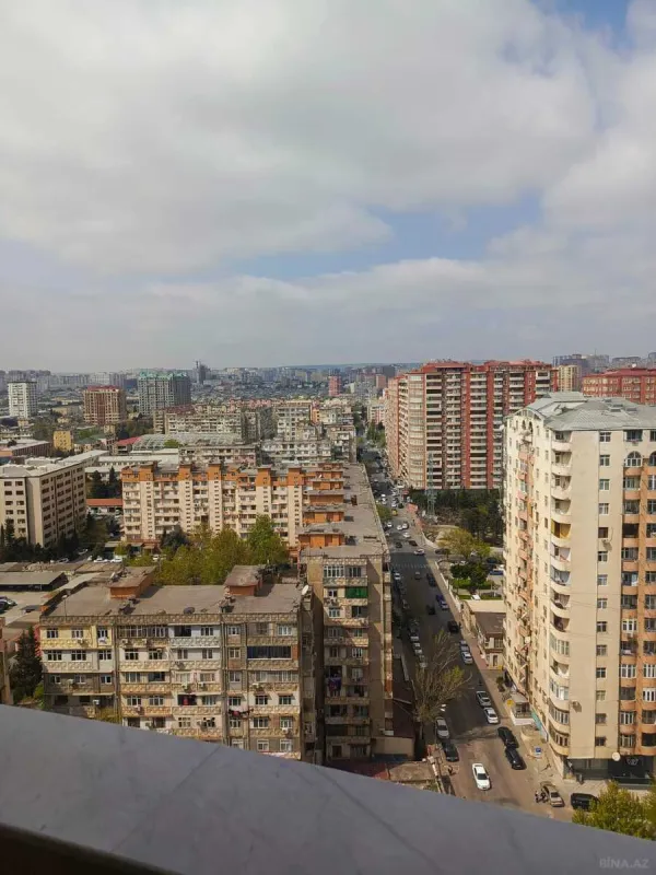 Kirayə verilir 4 otaqlı mənzil 230 m²