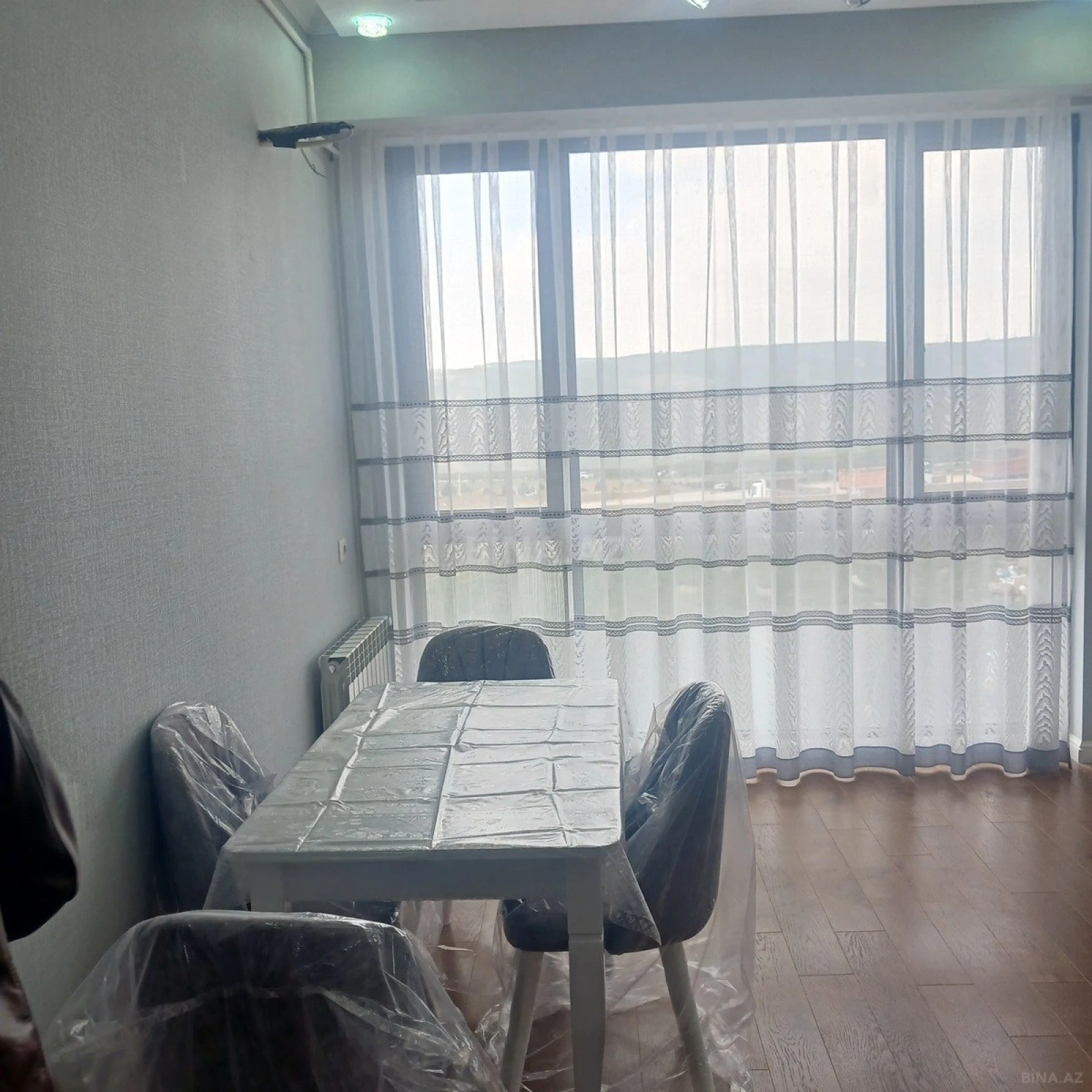 Kirayə verilir 2 otaqlı mənzil 60 m²