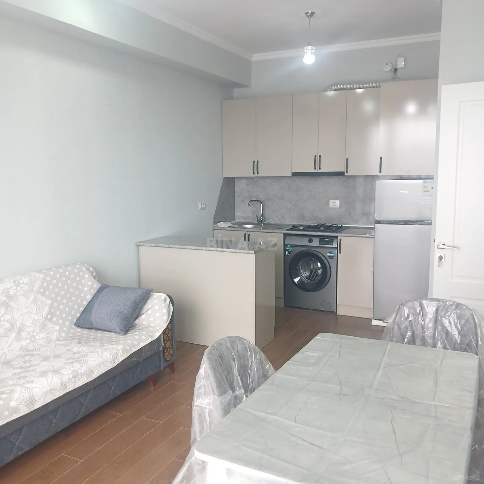 Kirayə verilir 2 otaqlı mənzil 60 m²
