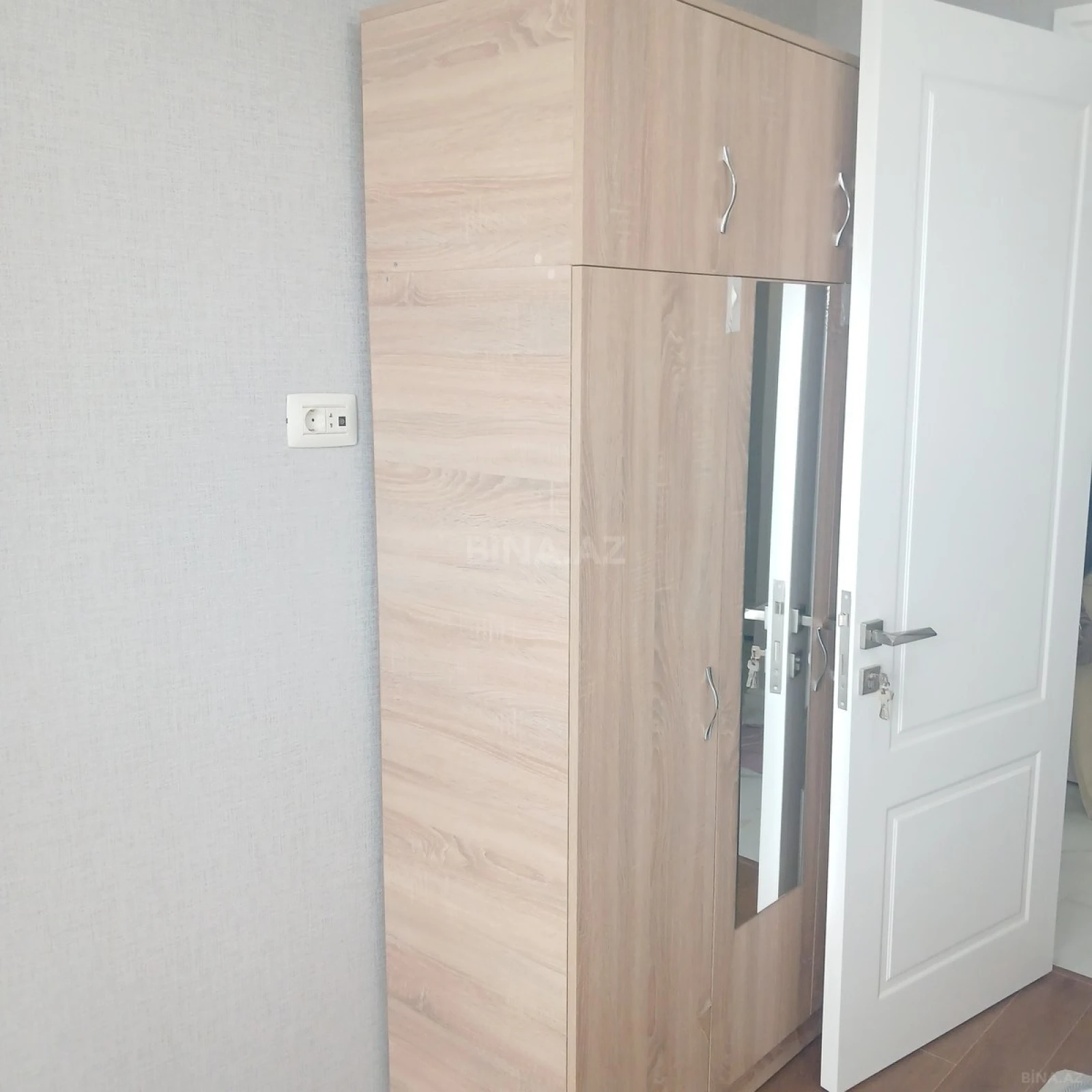 Kirayə verilir 2 otaqlı mənzil 60 m²