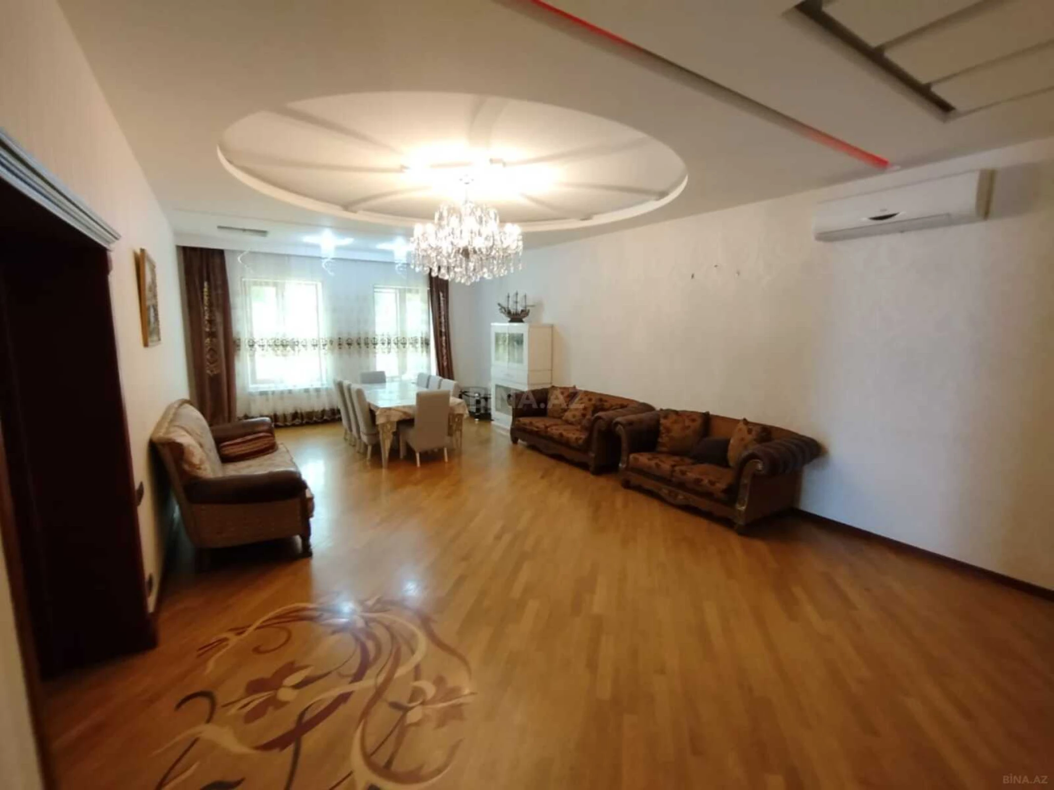 Kirayə verilir 6 otaqlı həyət evi 550 m²