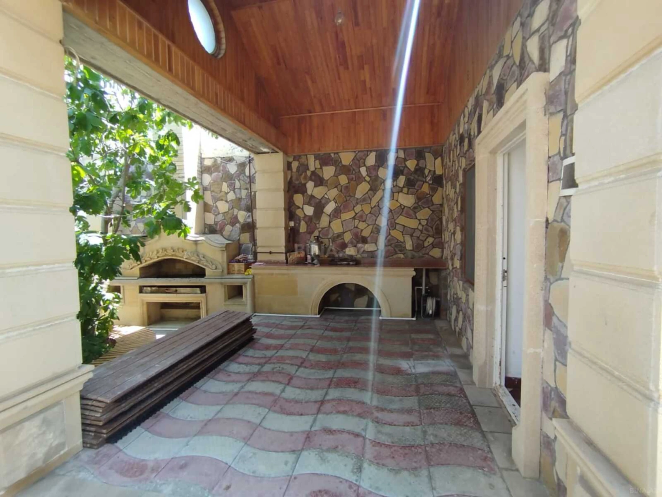 Kirayə verilir 6 otaqlı həyət evi 550 m²